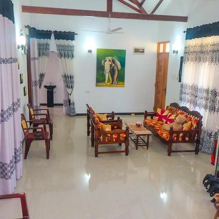 Rodrigo'S Villa & Restaurant Negombo Buitenkant foto