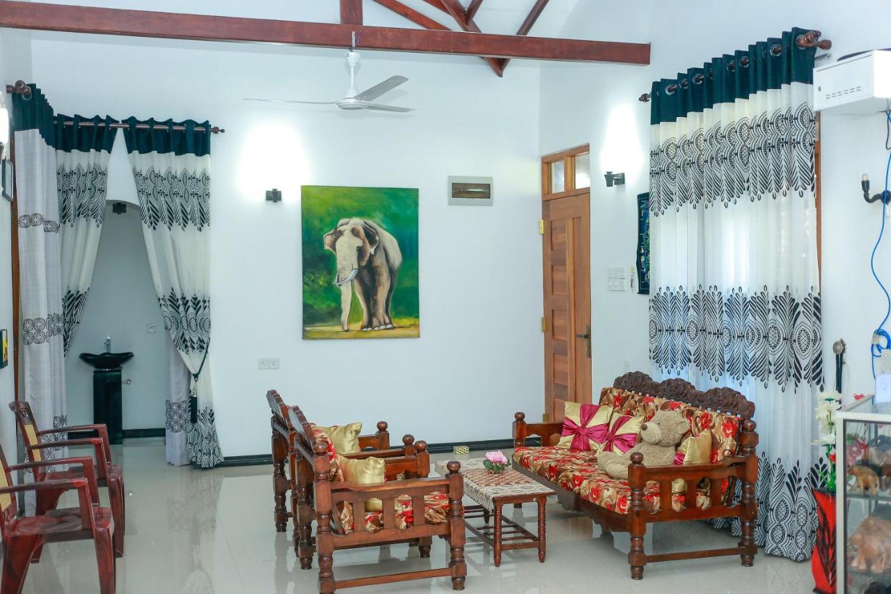 Rodrigo'S Villa & Restaurant Negombo Buitenkant foto