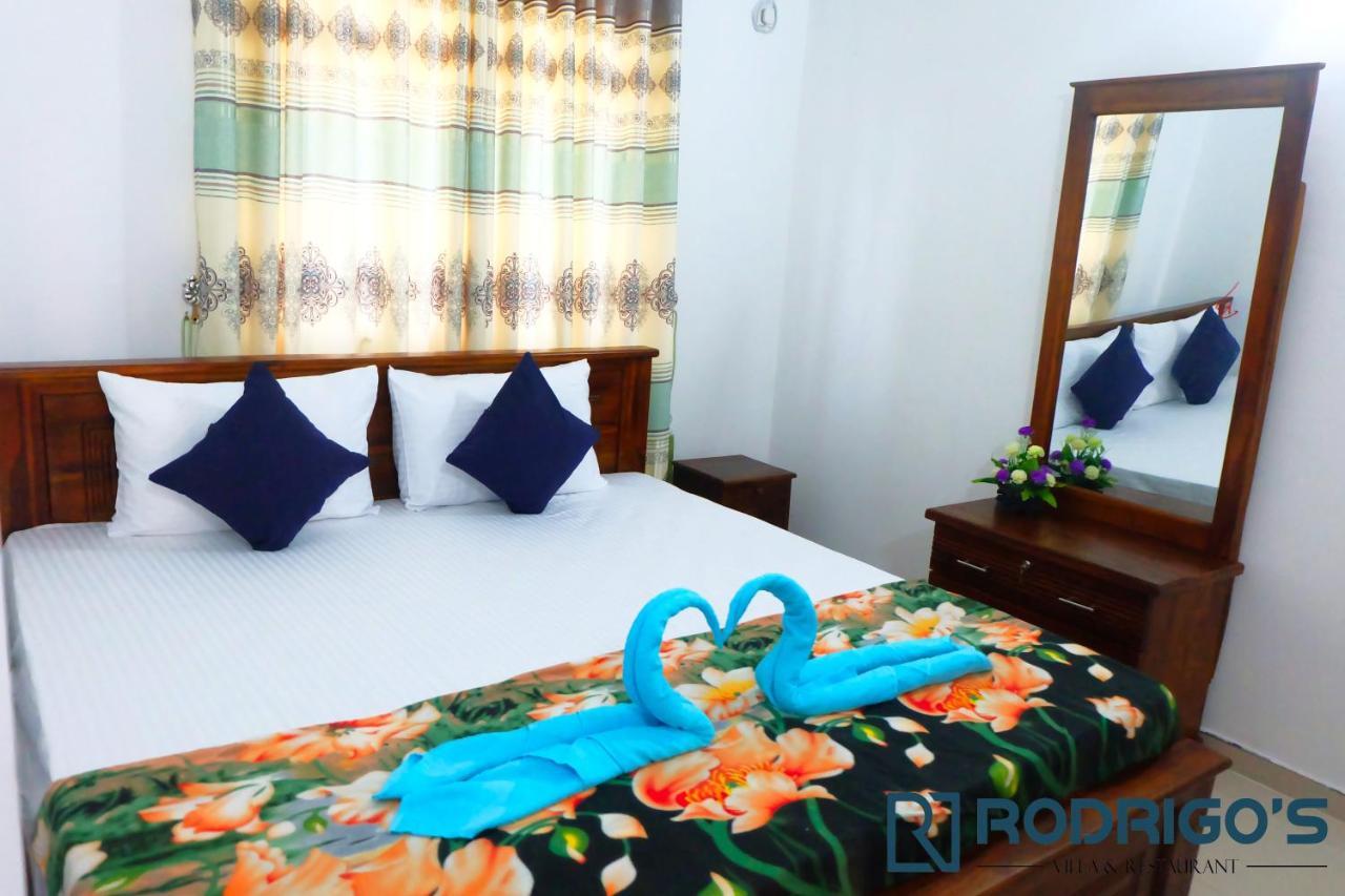 Rodrigo'S Villa & Restaurant Negombo Buitenkant foto